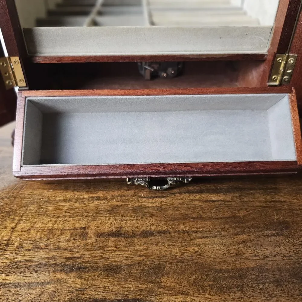 Unbranded elegant vintage